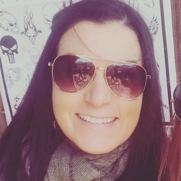 Meet your Posher, Kimberly - Picture 1 of 1